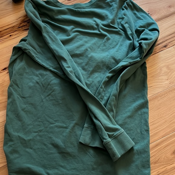 Life Is Good Elf Green Long Sleeve Shirt - All Misfits Welcome. - Picture 3 of 3